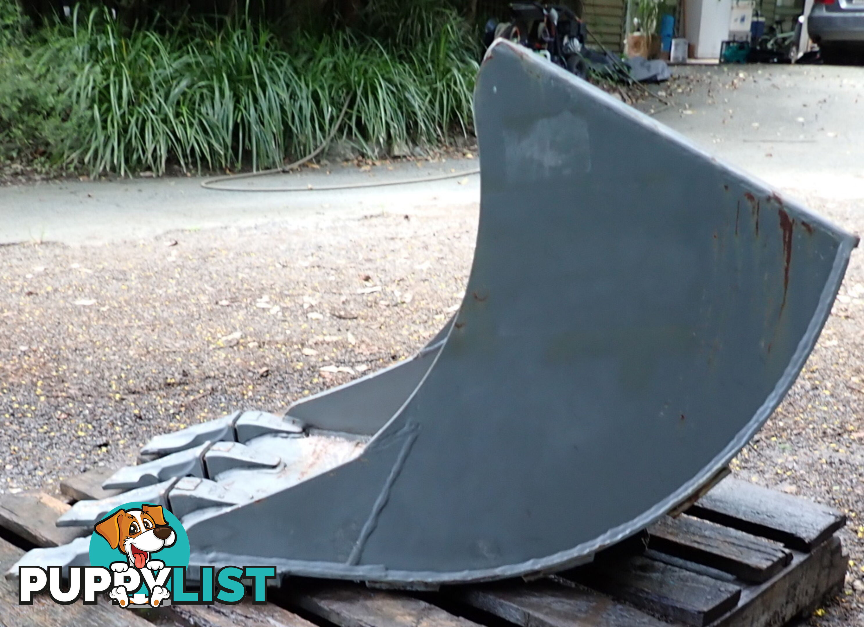 New 4-15 ton 600mm Doherty Excavator Deep Trenching Banana GP Bucket, No Headstock