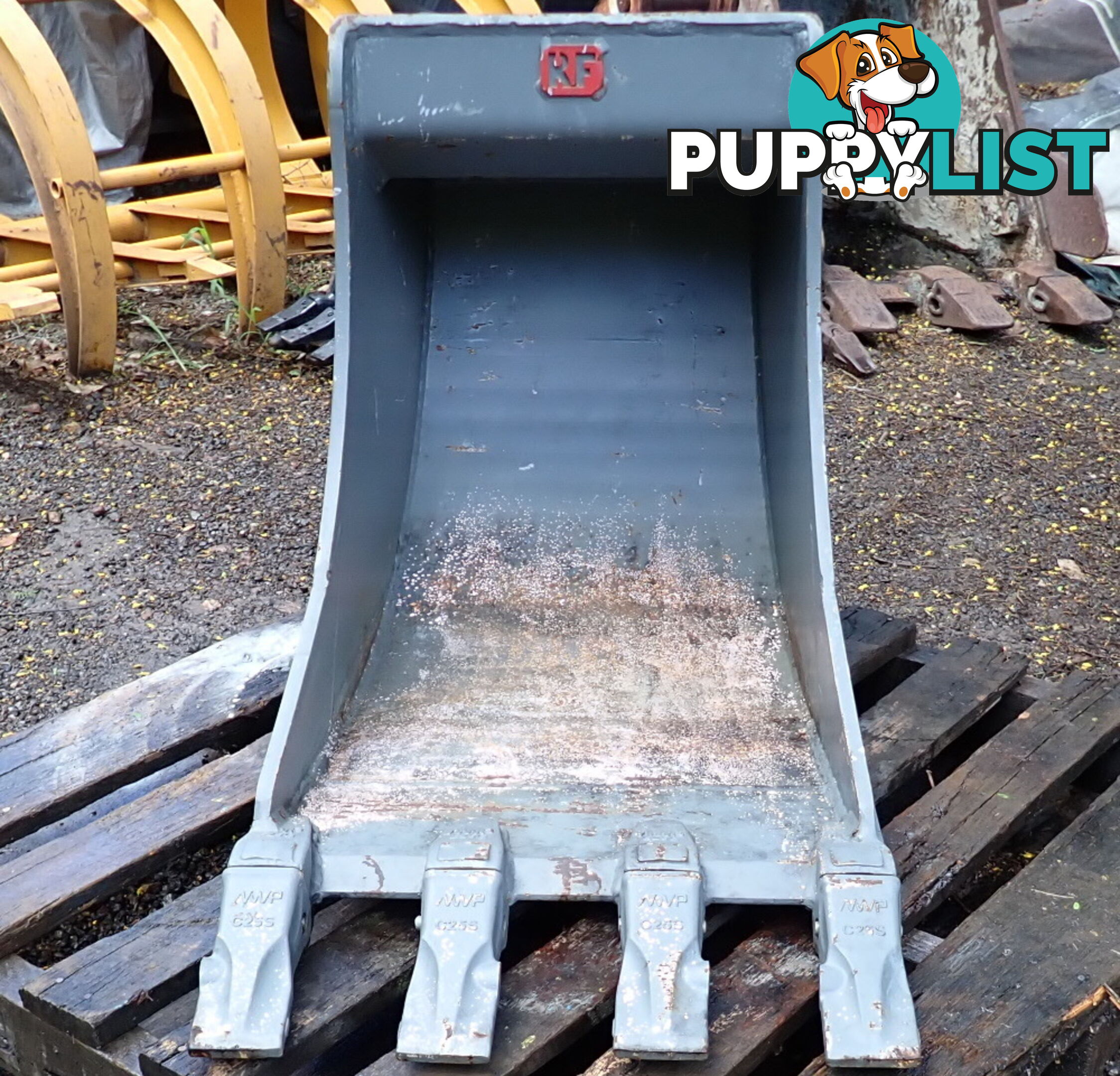 New 4-15 ton 600mm Doherty Excavator Deep Trenching Banana GP Bucket, No Headstock