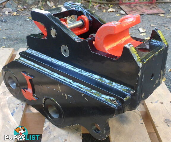 New 3-6 ton (40mm pin) Jaws Hydraulic Excavator Quick Hitch Coupling Case/Hitachi/Kobelco/Kubota etc