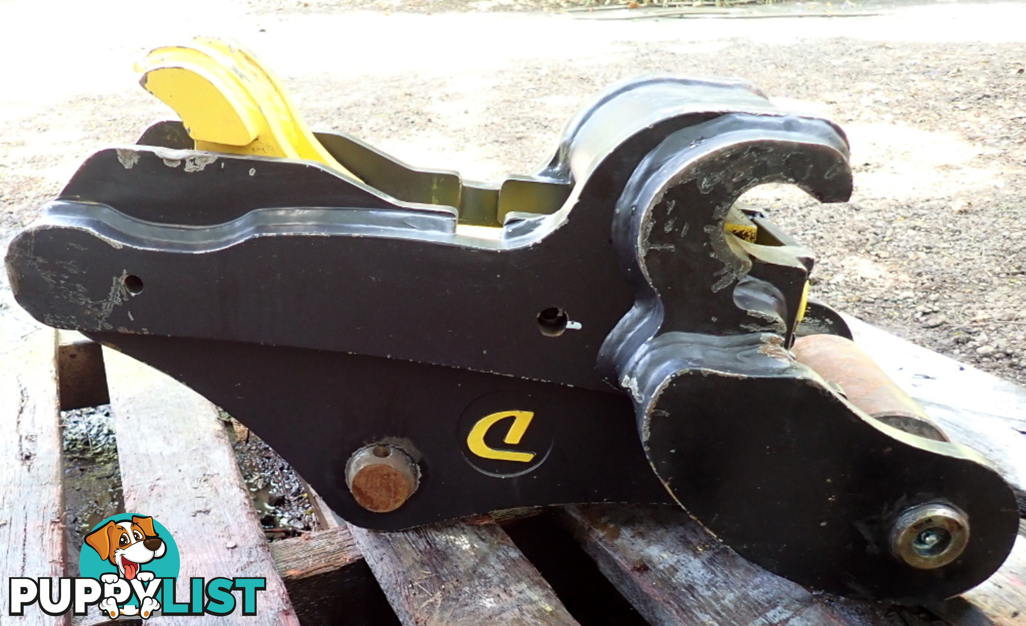 New Case 590ST Backhoe (44.45/50mm pin) Doherty Hydraulic Quick Hitch Coupling