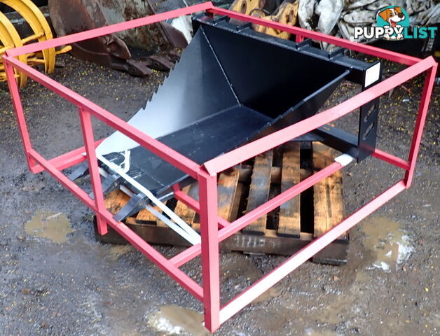 New Landy Skid Steer & Track Loader Tree Stump Removal Scoop Bucket