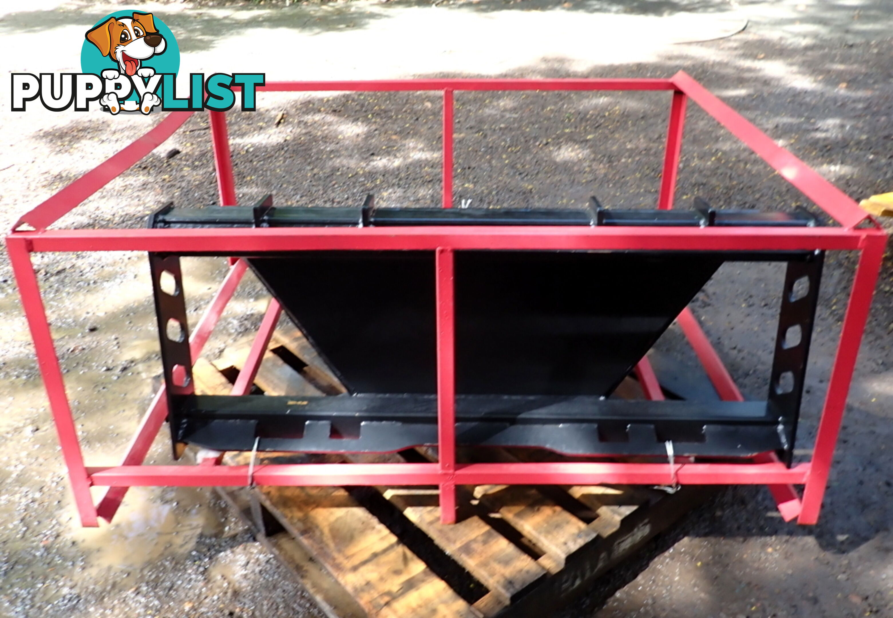 New Landy Skid Steer & Track Loader Tree Stump Removal Scoop Bucket