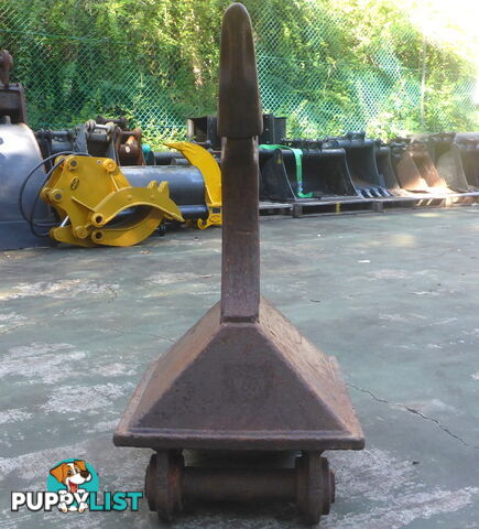 9-22 ton (65mm pin) Oz Buckets Excavator/Backhoe Ripper suit Cat