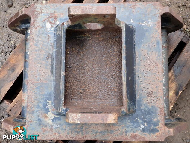 35-80 ton (130/115mm pin) Excavator Headstock Hitch Mounting Plate