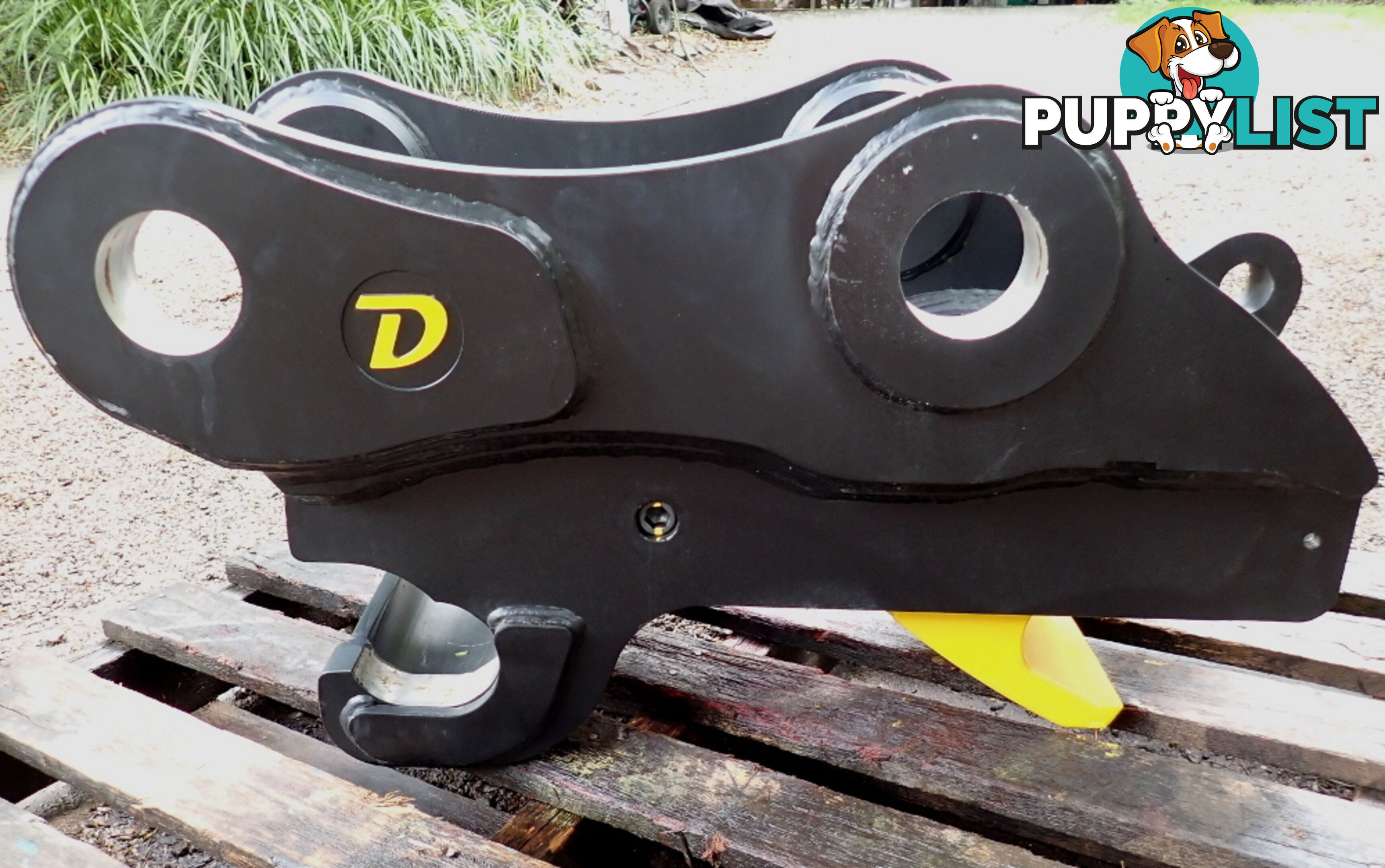 90mm pin Hitch grabs 80 & 90mm buckets, New Doherty D-Lock Quick Hitch