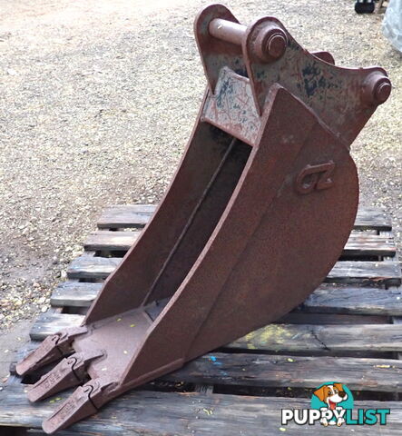 Barely Used 4-10 ton (45mm pin) 300mm OZ Buckets Excavator Trenching, Case, New Holland