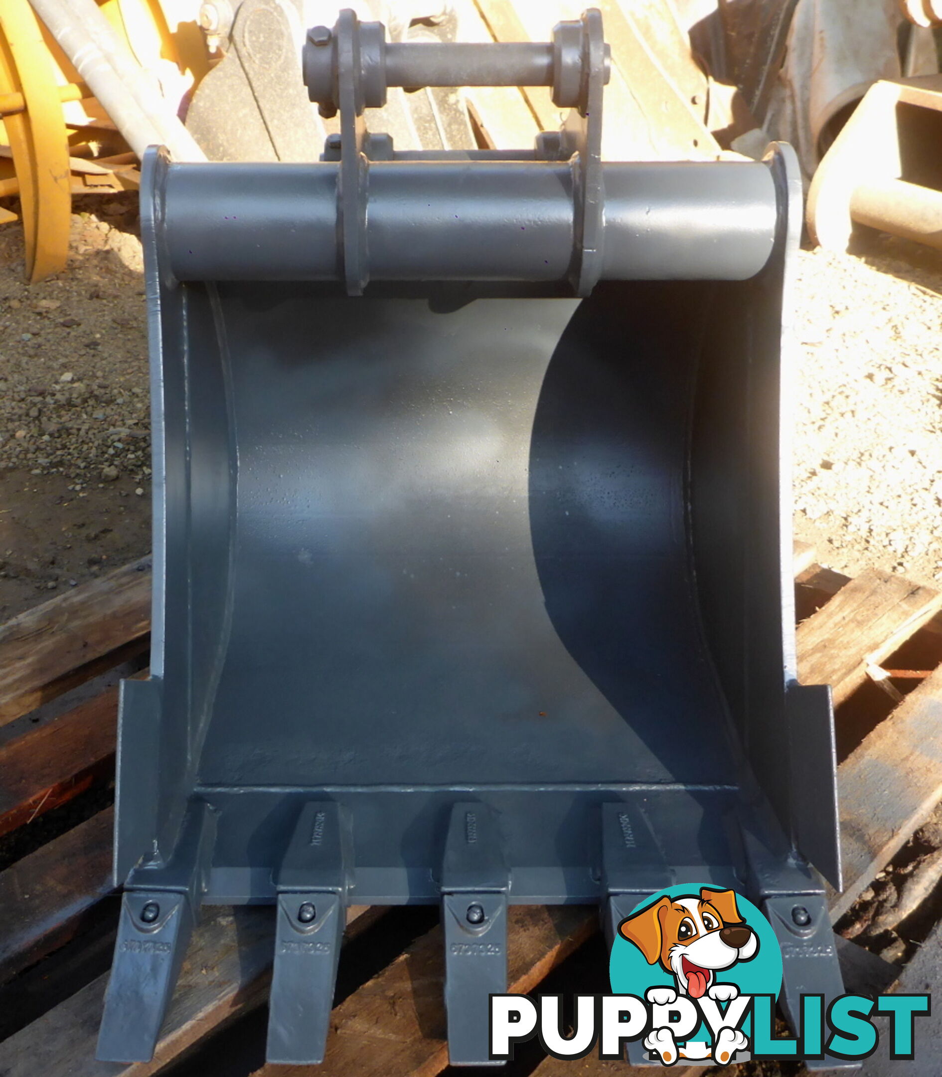 New 1.5-4 ton (35mm pin) 600mm AHE Excavator Digging GP Bucket (high capacity)
