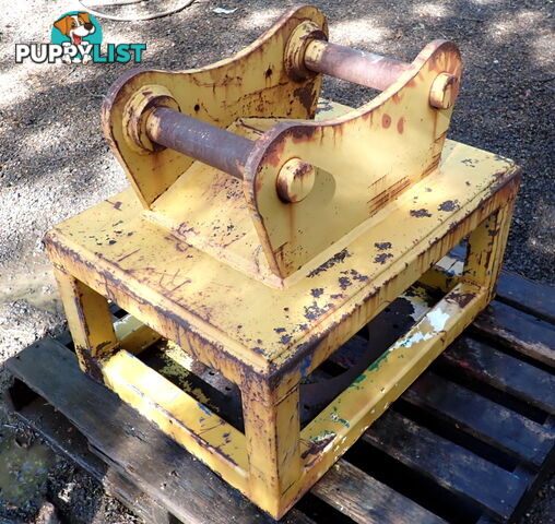 12-23 ton (70mm pin) Excavator Headstock Hitch Mounting Plate suit Cat
