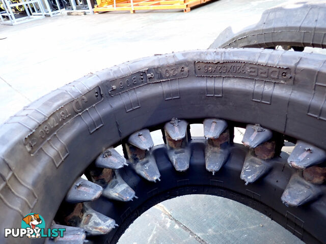 2 John Deere Track Loader / Excavator Rubber Tracks 320x86x52 suit Bobcat, JD, Komatsu, Kubota etc