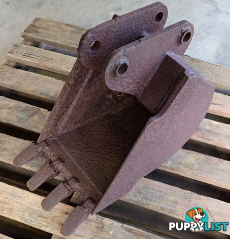 30mm pin, 350mm Excavator & Backhoe GP Digging & Trenching Bucket