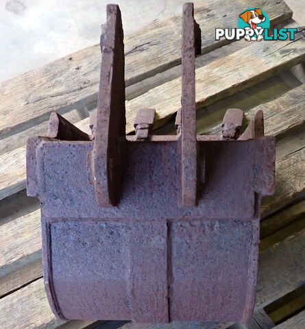 30mm pin, 350mm Excavator & Backhoe GP Digging & Trenching Bucket