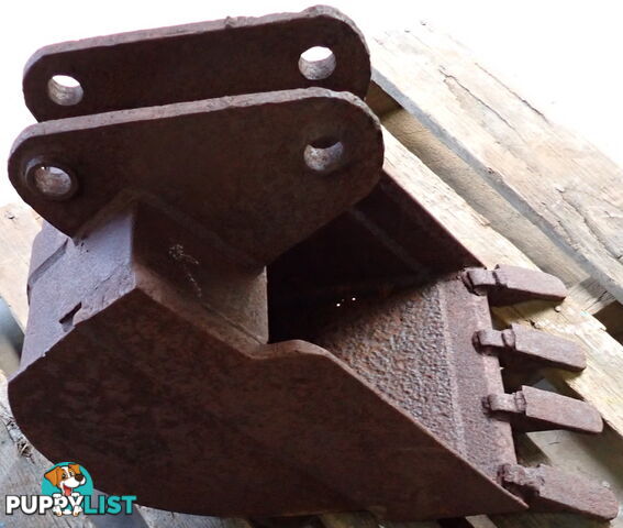 30mm pin, 350mm Excavator & Backhoe GP Digging & Trenching Bucket