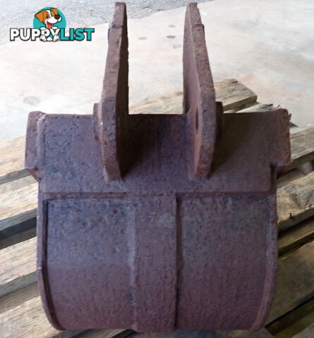 30mm pin, 350mm Excavator & Backhoe GP Digging & Trenching Bucket