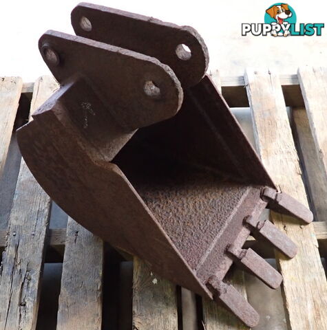 30mm pin, 350mm Excavator & Backhoe GP Digging & Trenching Bucket