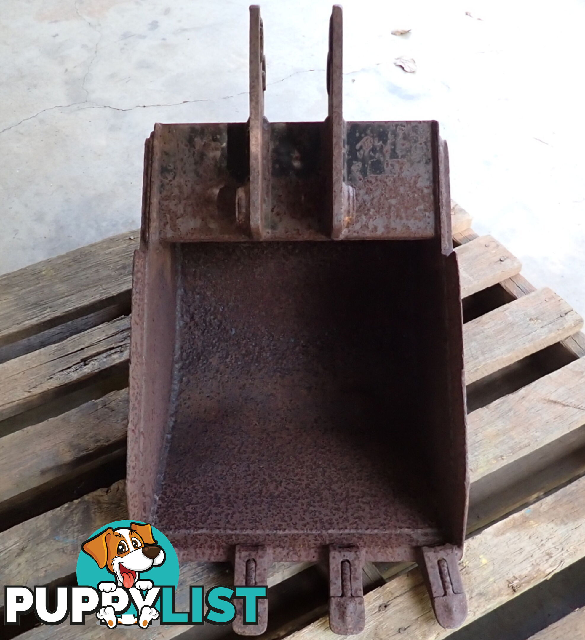 28.5mm pin, 450mm Excavator & Backhoe GP Digging & Trenching Bucket