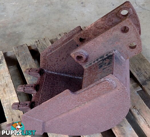28.5mm pin, 450mm Excavator & Backhoe GP Digging & Trenching Bucket