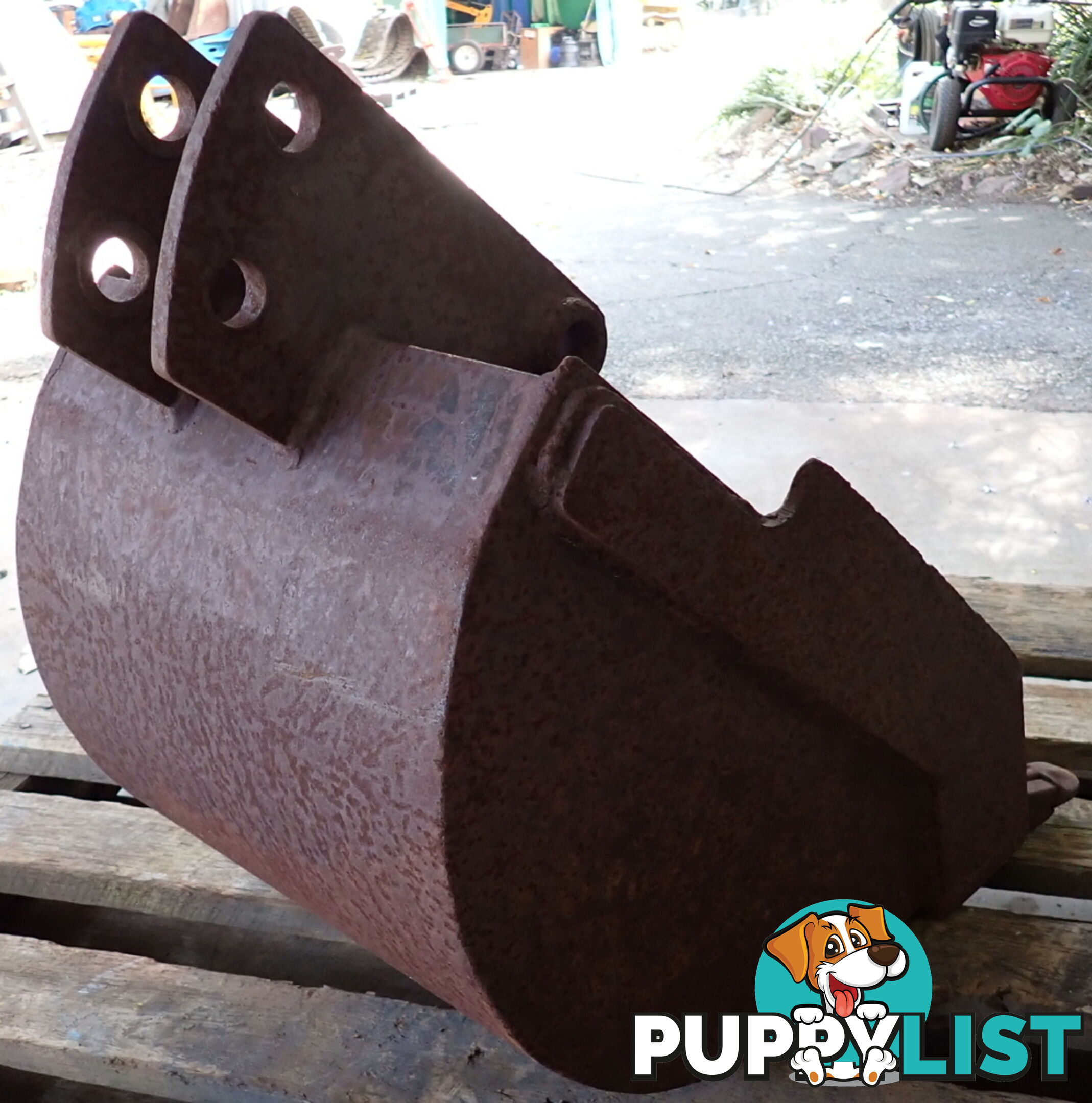 28.5mm pin, 450mm Excavator & Backhoe GP Digging & Trenching Bucket