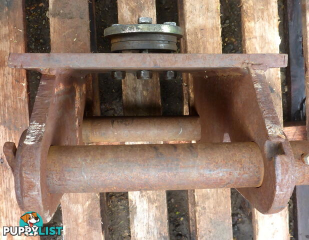 9-20 ton (60mm pin) Excavator Fixed/Pivoting Headstock Hitch Mounting Plate