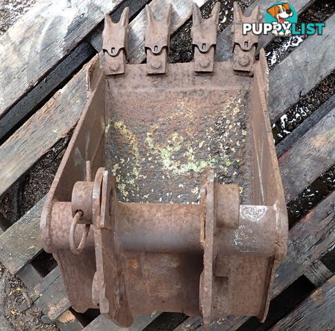 1.5-4 ton (35mm pin) 400mm Excavator & Backhoe GP Digging & Trenching Bucket