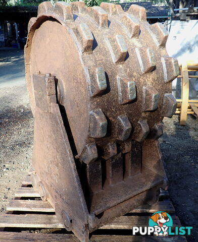 22-50 ton (100/90/80mm pin) Titan Excavator Compaction Wheel