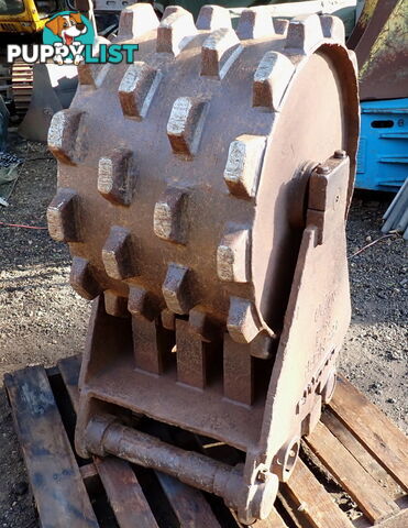 22-50 ton (100/90/80mm pin) Titan Excavator Compaction Wheel