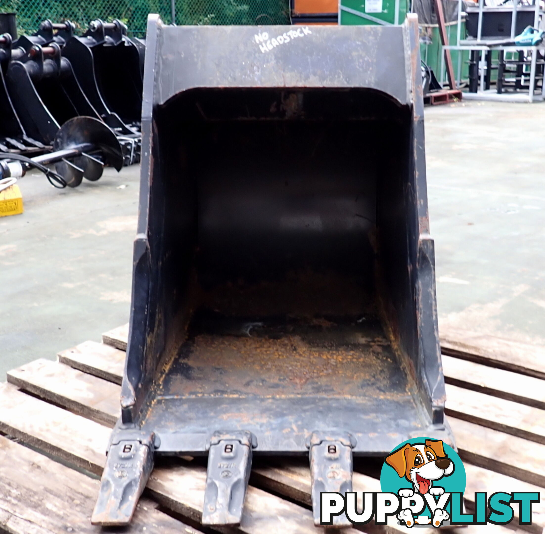 New 4-15 ton 550mm Attach2 Excavator Trenching & GP Bucket, No Headstock
