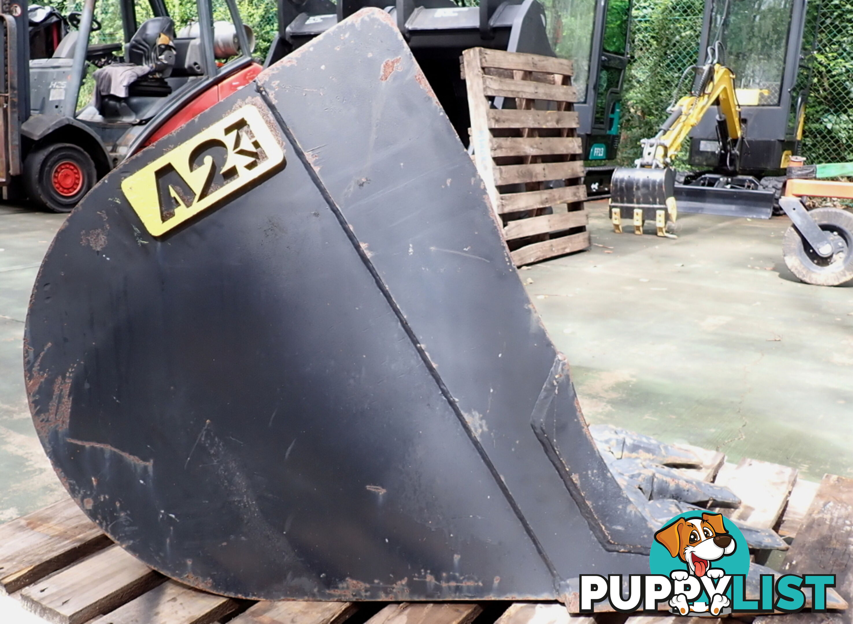 New 4-15 ton 550mm Attach2 Excavator Trenching & GP Bucket, No Headstock