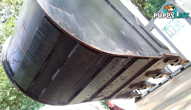 New 4-15 ton 550mm Attach2 Excavator Trenching & GP Bucket, No Headstock