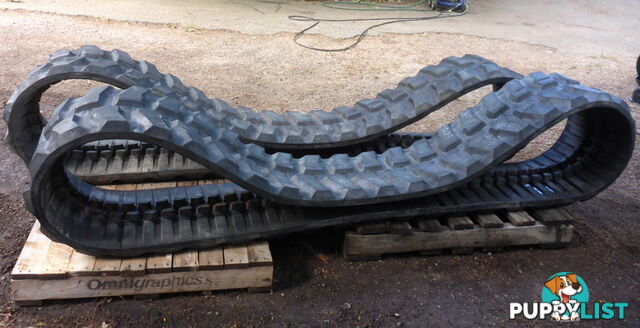 Genuine Komatsu PC95 Excavator Rubber Tracks 450x76x84