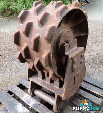 16-32 ton (80mm pin) 450mm Excavator Compaction Wheel