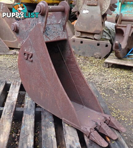 Barely Used 4-10 ton (45mm pin) 300mm OZ Buckets Excavator Trenching, Case, New Holland