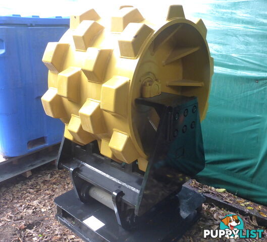 New 25-50 ton (100/90/80mm pin) 810mm Excavator Compaction Wheel