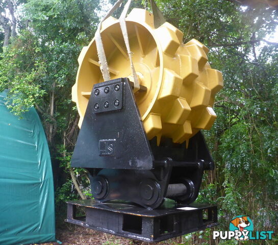 New 25-50 ton (100/90/80mm pin) 810mm Excavator Compaction Wheel