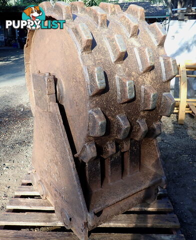 22-50 ton (100/90/80mm pin) Titan Excavator Compaction Wheel
