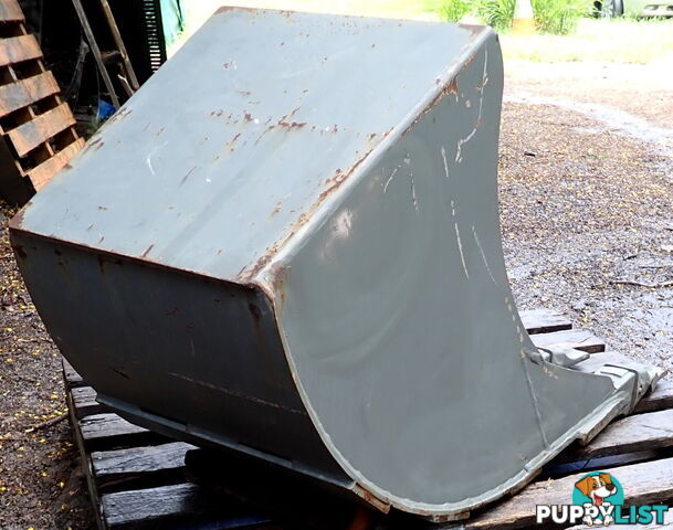 New 4-15 ton 600mm Doherty Excavator Deep Trenching Banana GP Bucket, No Headstock