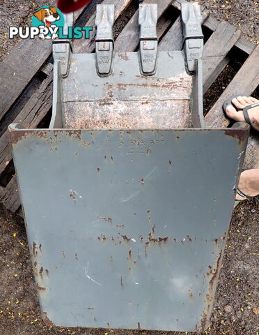 New 4-15 ton 600mm Doherty Excavator Deep Trenching Banana GP Bucket, No Headstock