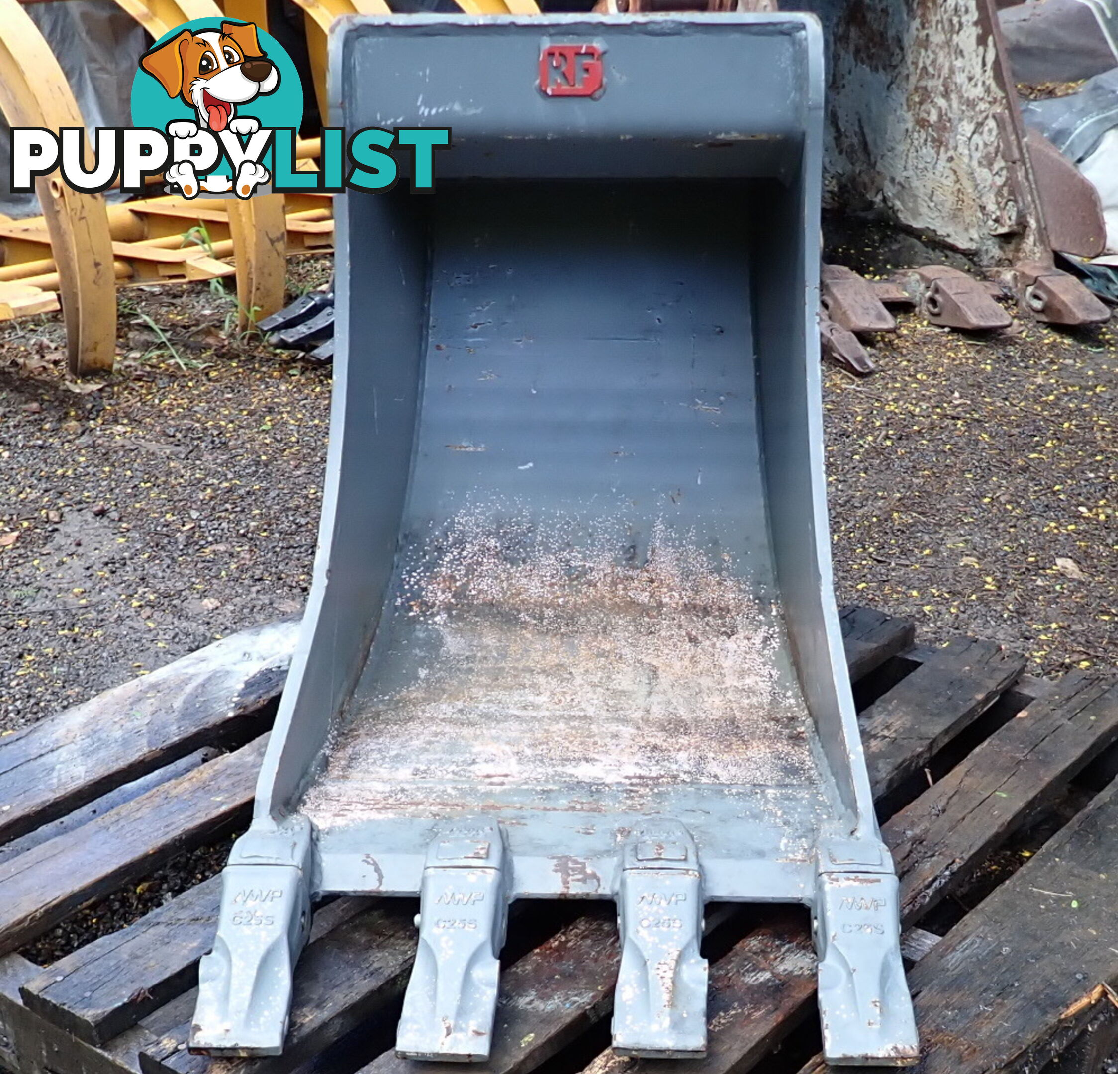 New 4-15 ton 600mm Doherty Excavator Deep Trenching Banana GP Bucket, No Headstock