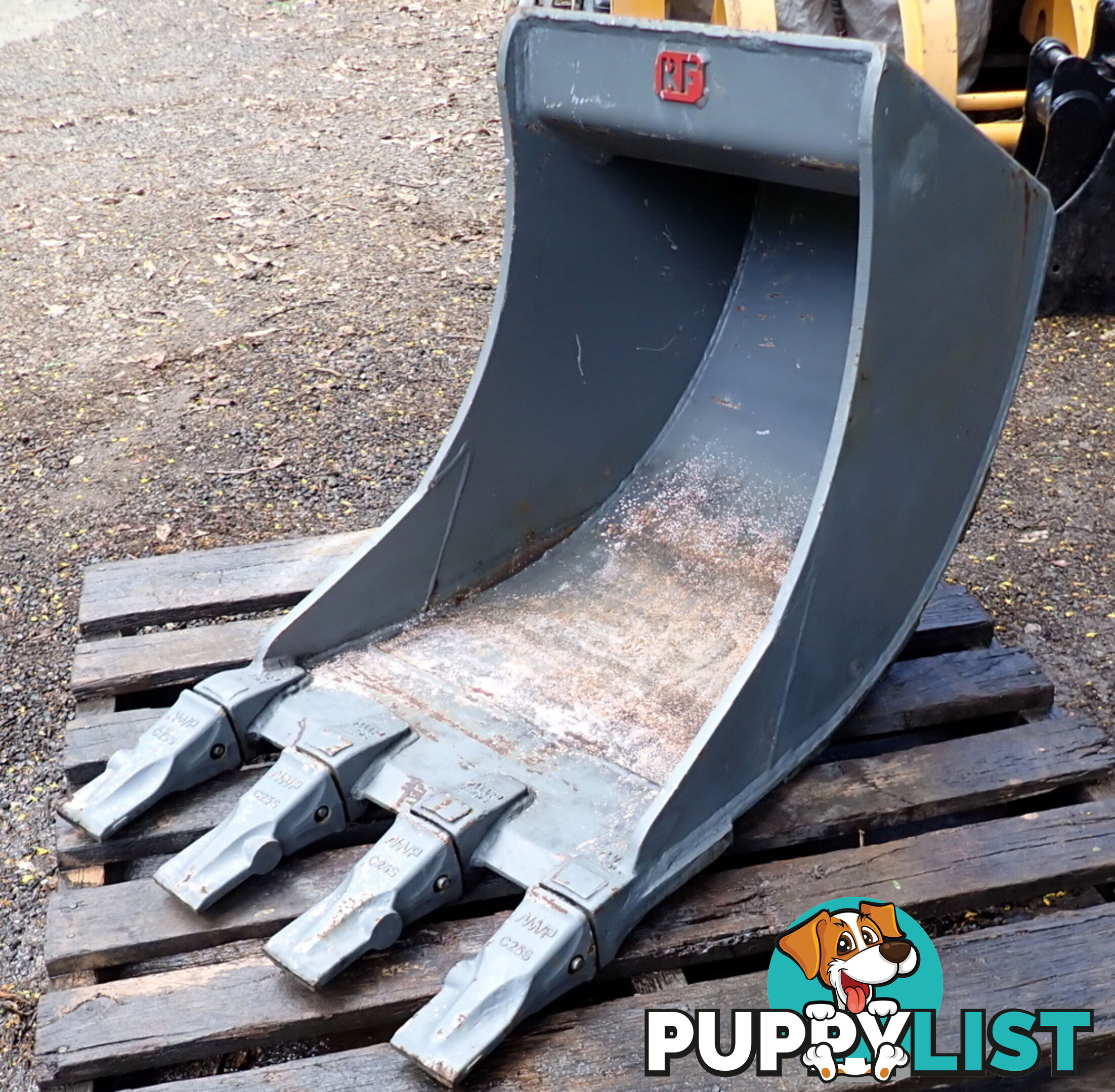 New 4-15 ton 600mm Doherty Excavator Deep Trenching Banana GP Bucket, No Headstock