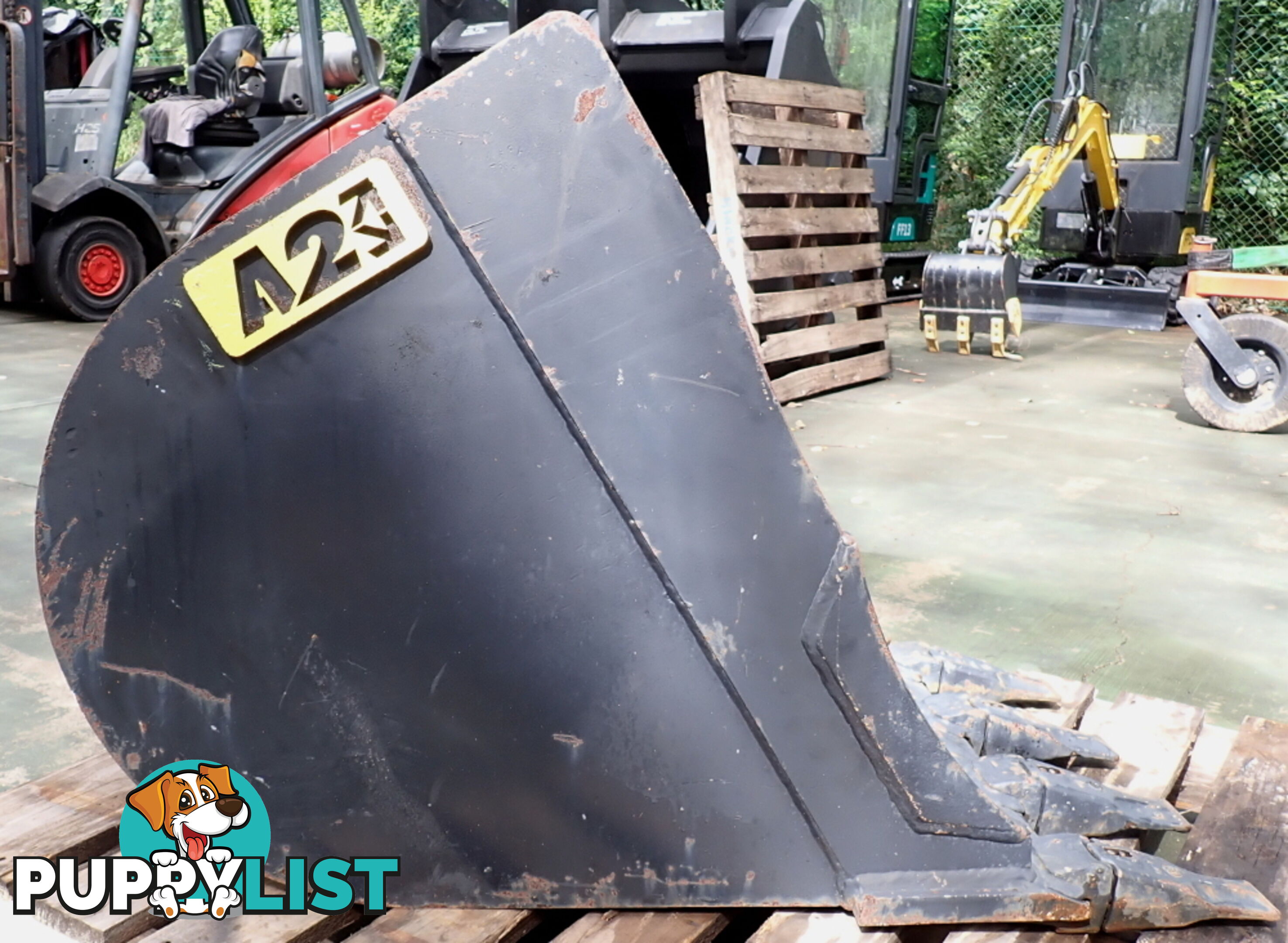 New 4-15 ton 550mm Attach2 Excavator Trenching & GP Bucket, No Headstock