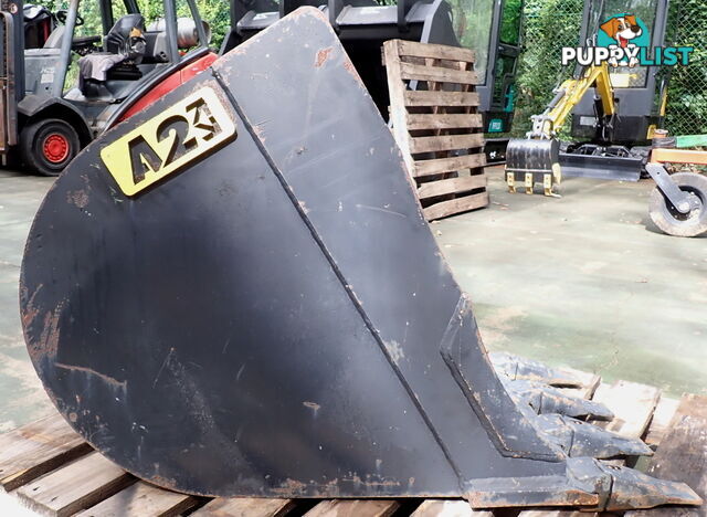 New 4-15 ton 550mm Attach2 Excavator Trenching & GP Bucket, No Headstock
