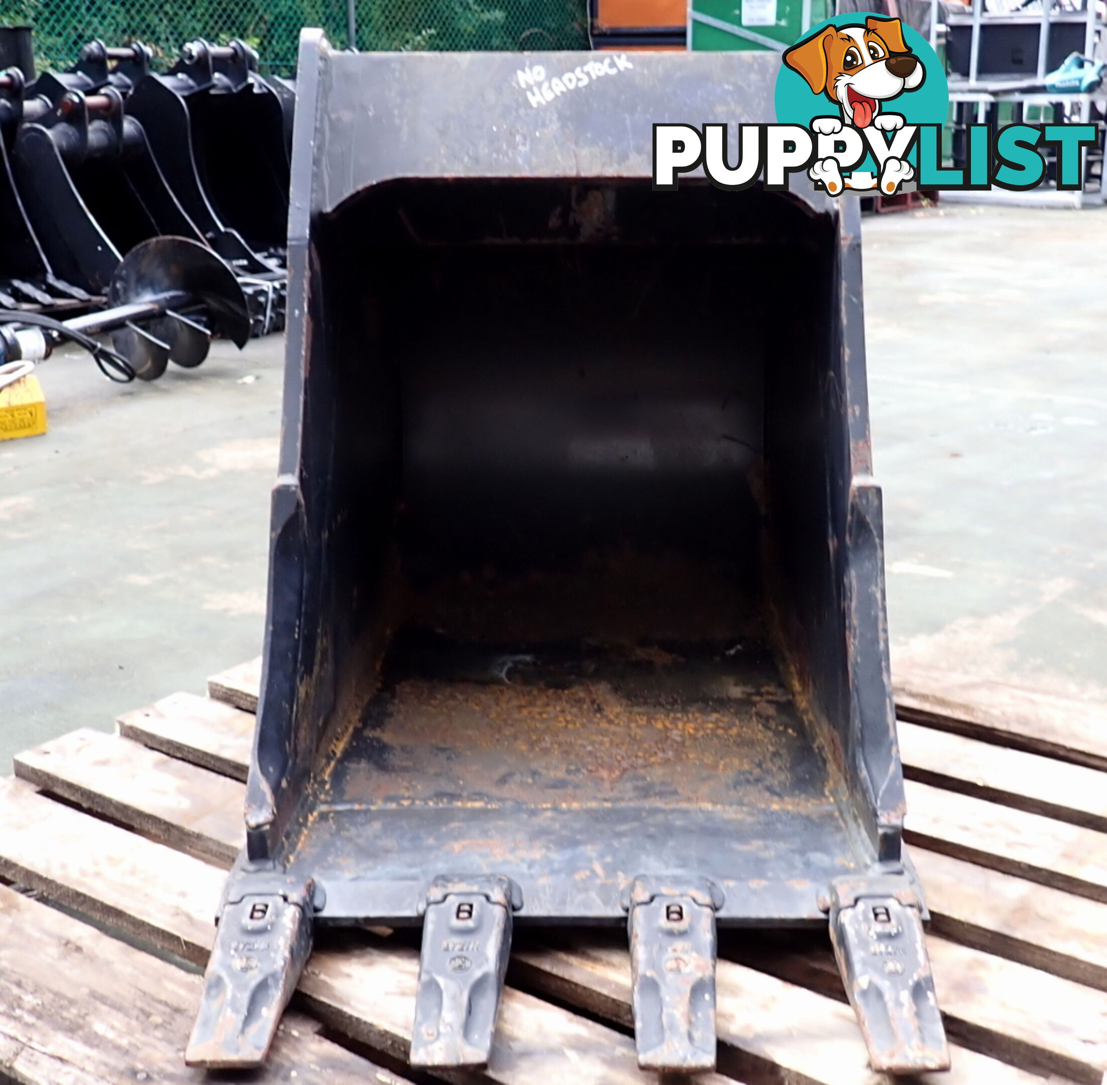 New 4-15 ton 550mm Attach2 Excavator Trenching & GP Bucket, No Headstock