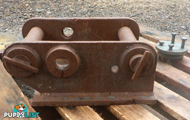 9-20 ton (60mm pin) Excavator Fixed/Pivoting Headstock Hitch Mounting Plate
