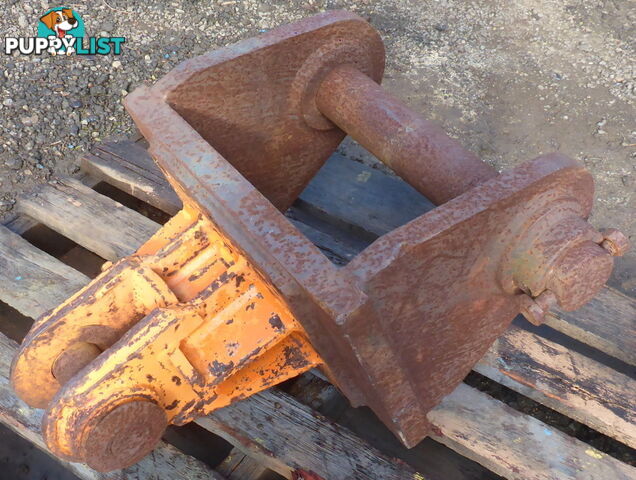 14-32 ton (80mm / 62.5mm pin) Excavator Auger Headstock Hitch Mount