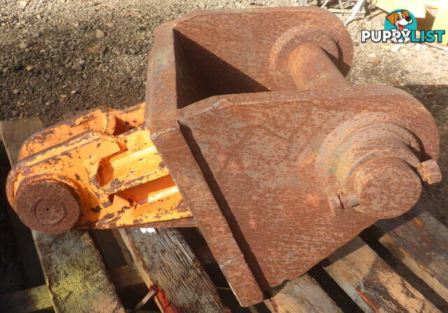 14-32 ton (80mm / 62.5mm pin) Excavator Auger Headstock Hitch Mount