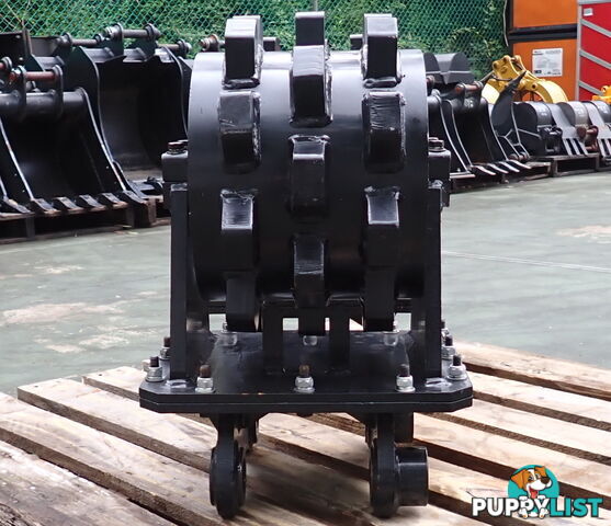 New 3-8 ton (45mm or 40mm pin) Excavator Roller Compaction Wheel