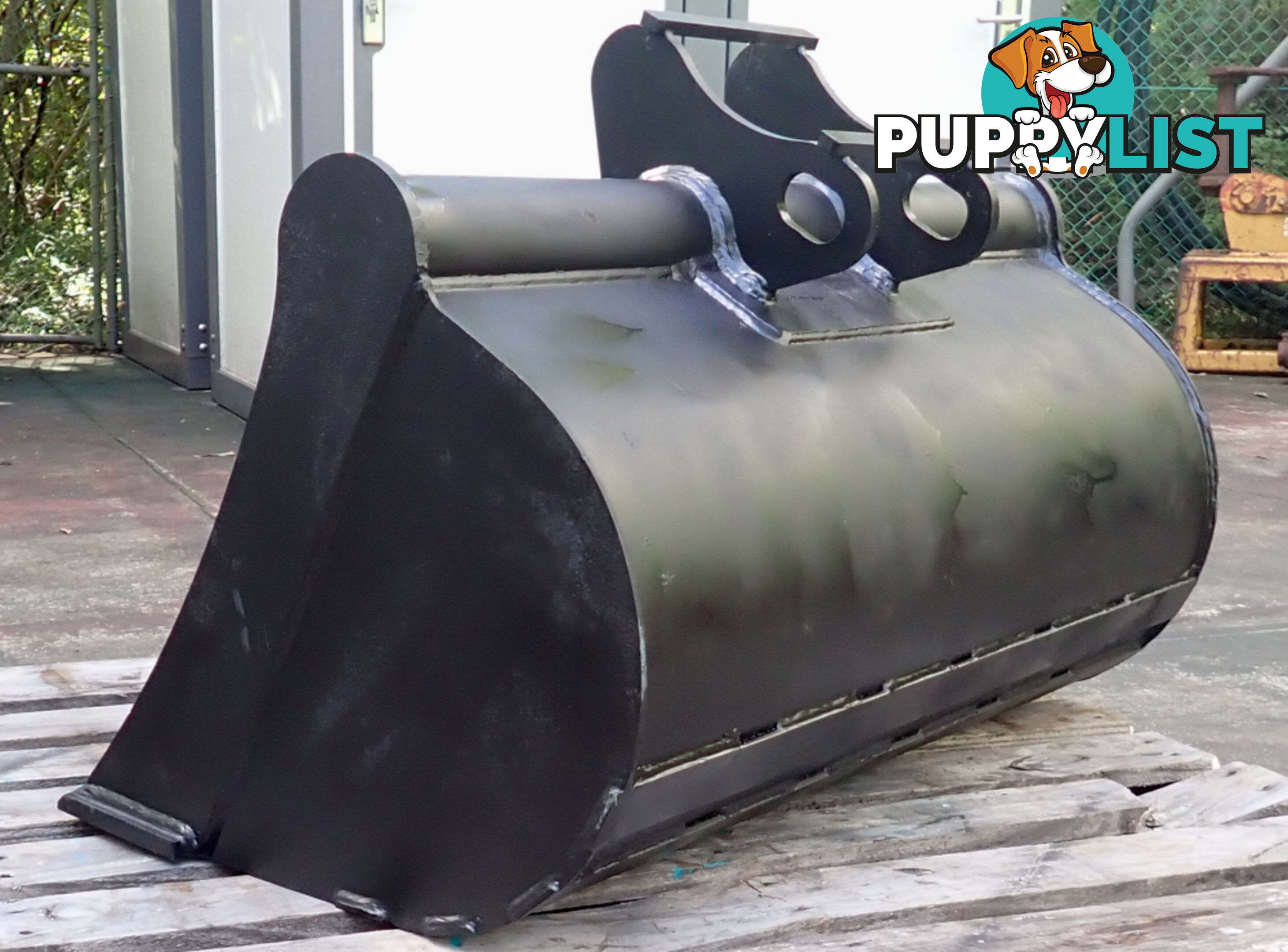 New 4-12 ton 1000mm AHE Excavator / Backhoe Mud Batter Bucket, Partial Headstock