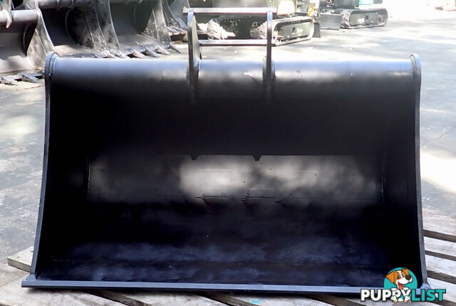 New 4-12 ton 1000mm AHE Excavator / Backhoe Mud Batter Bucket, Partial Headstock