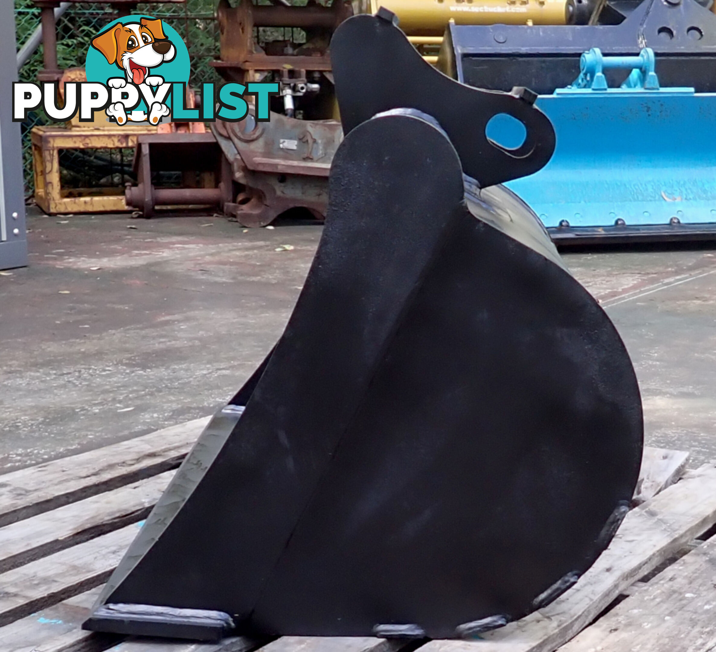New 4-12 ton 1000mm AHE Excavator / Backhoe Mud Batter Bucket, Partial Headstock