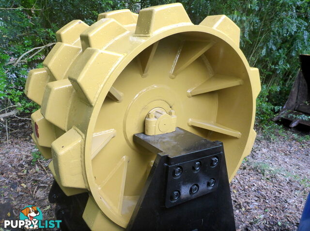 New 25-50 ton (100/90/80mm pin) 810mm Excavator Compaction Wheel