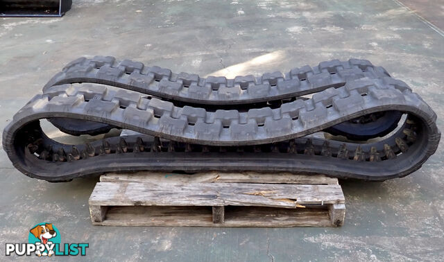 2 John Deere Track Loader / Excavator Rubber Tracks 320x86x52 suit Bobcat, JD, Komatsu, Kubota etc